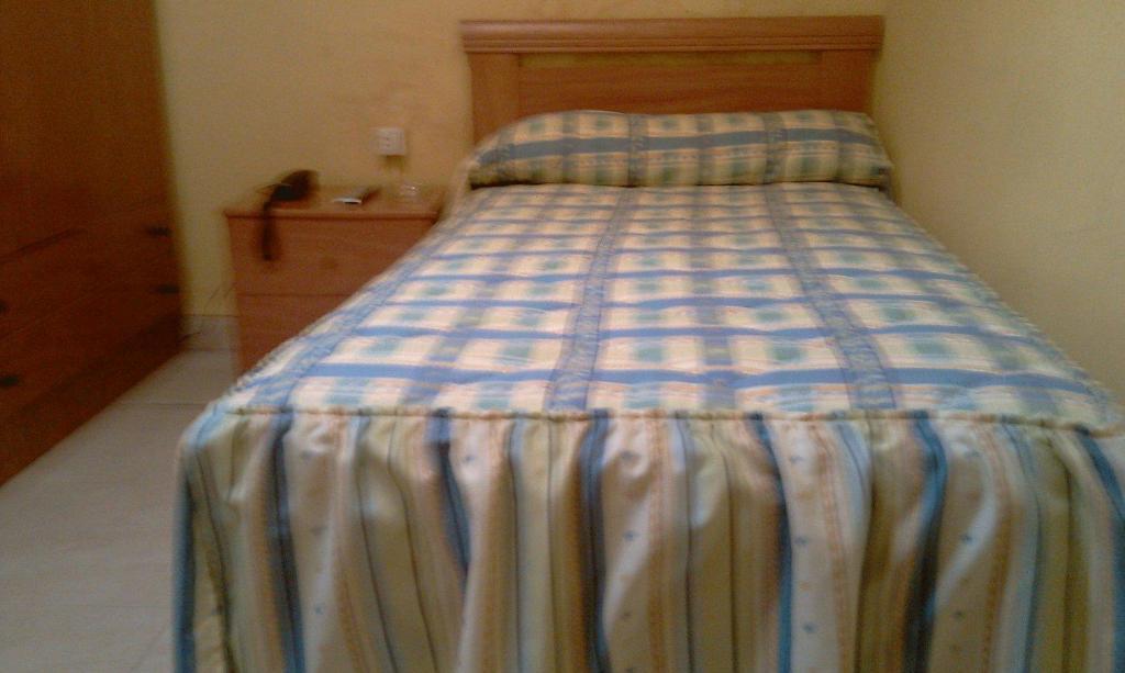 Single Room,1272253465:JPEG